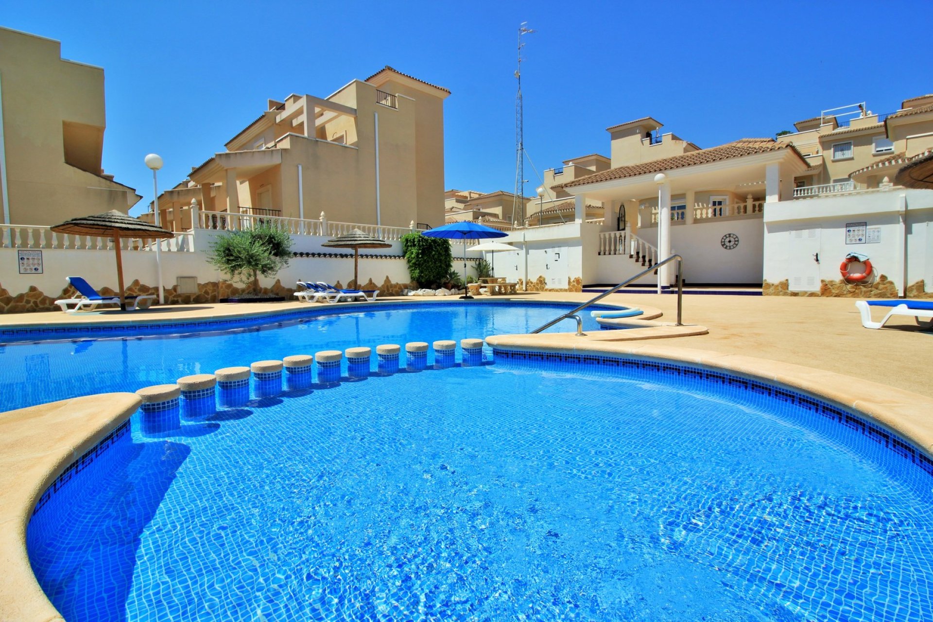 Resale - Townhouse * - San Miguel de Salinas *