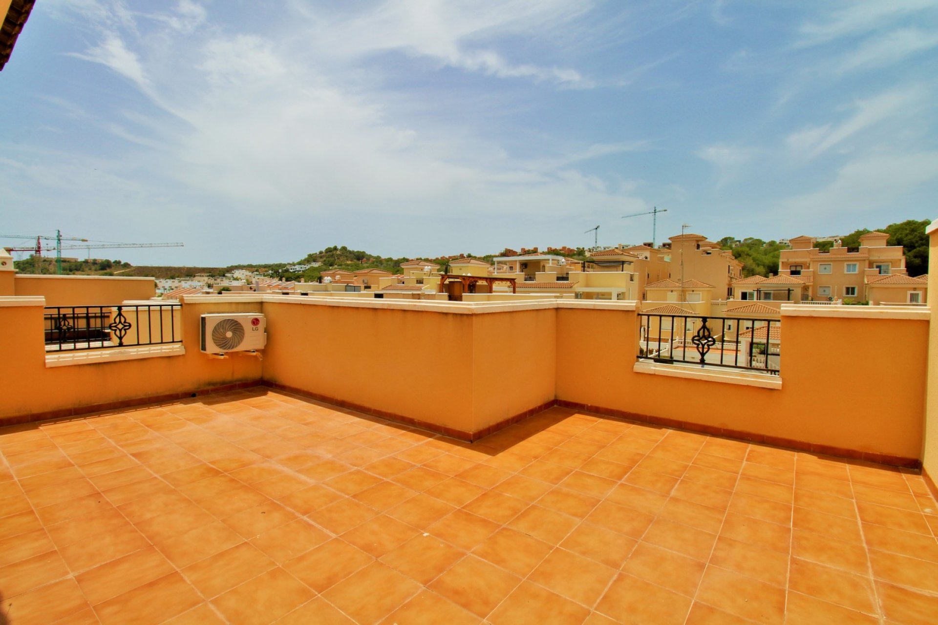 Resale - Townhouse * - San Miguel de Salinas *