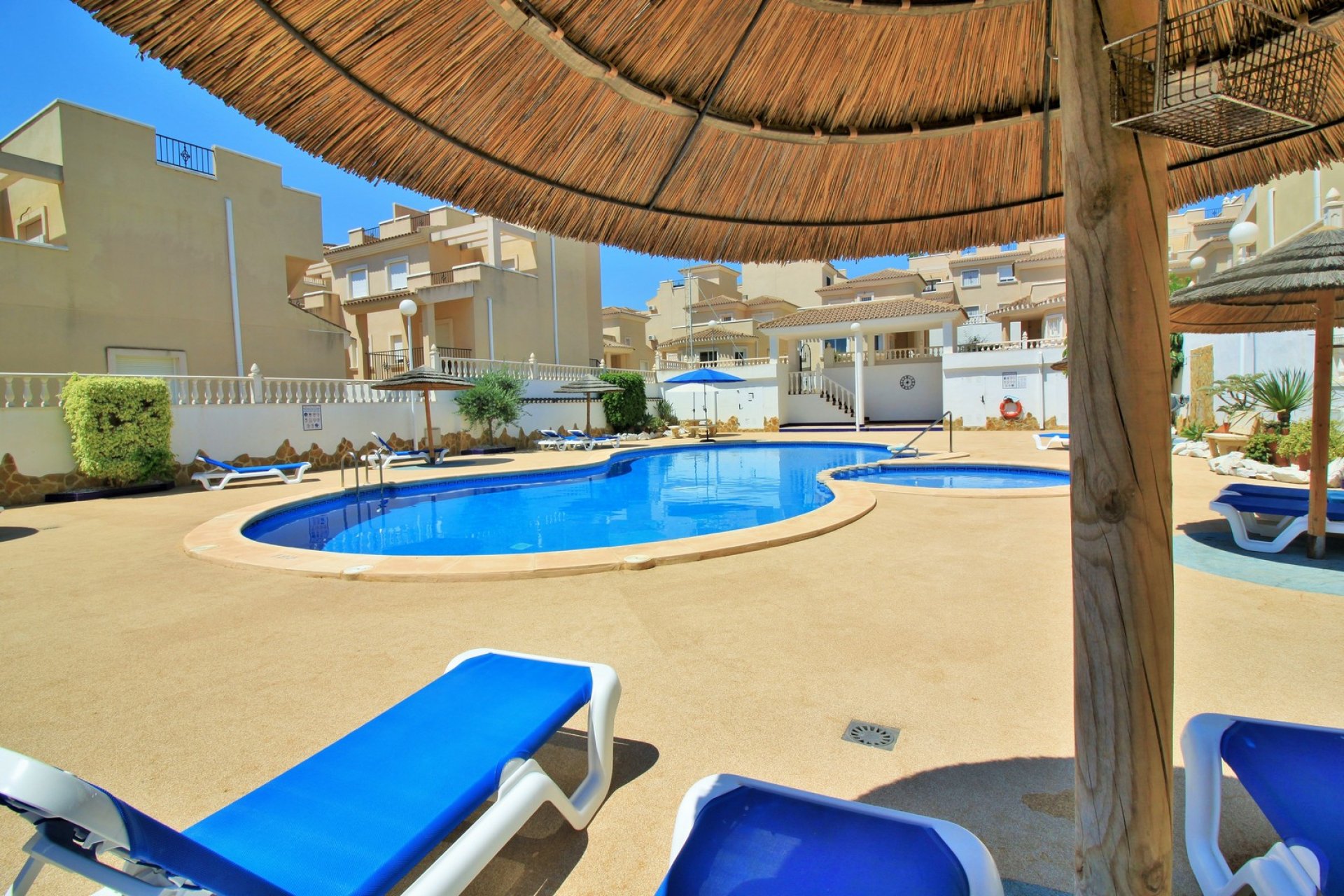 Resale - Townhouse * - San Miguel de Salinas *