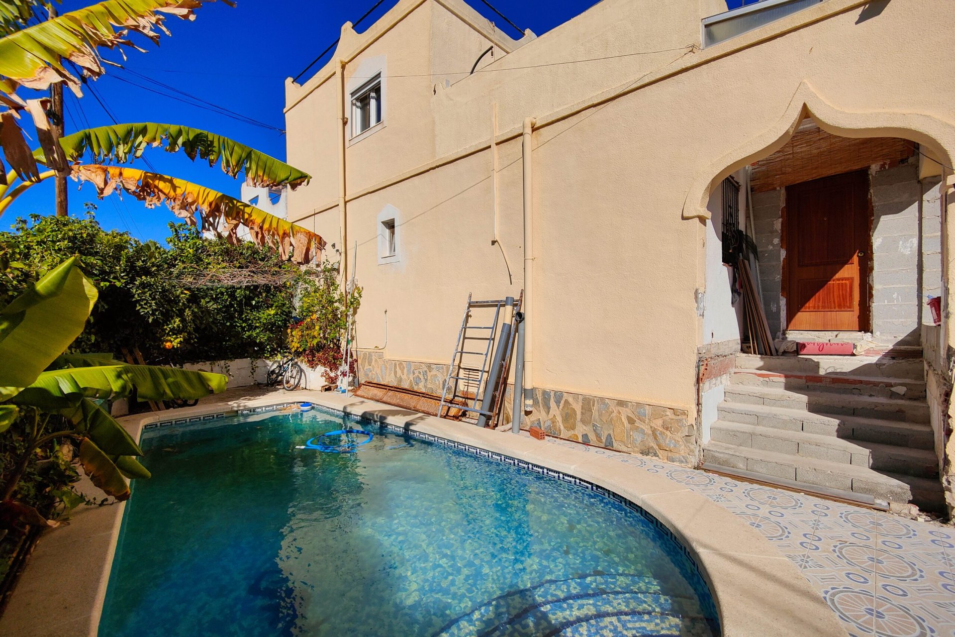 Resale - Townhouse * - San Miguel de Salinas *