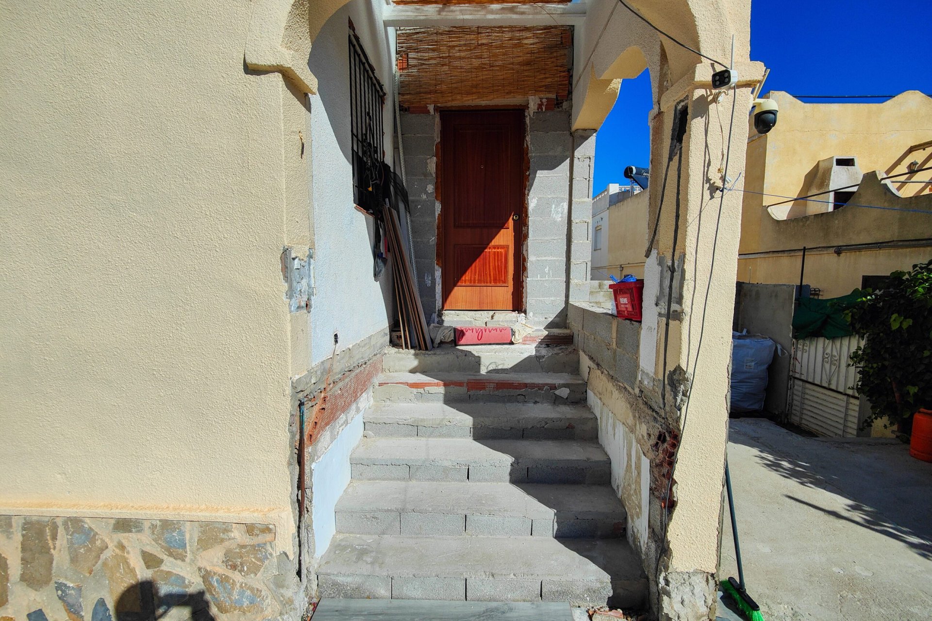 Resale - Townhouse * - San Miguel de Salinas *