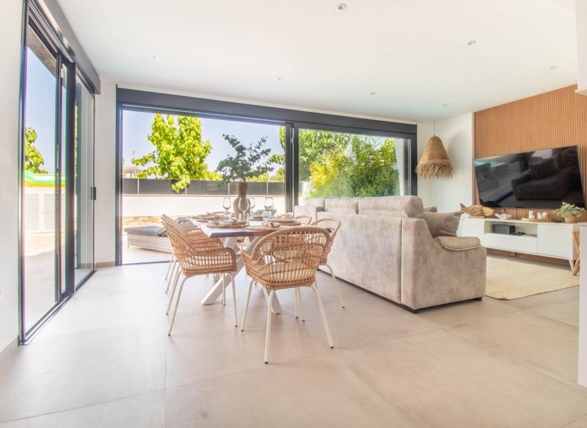 Resale - Townhouse * - Santiago de la Ribera - zona san blas