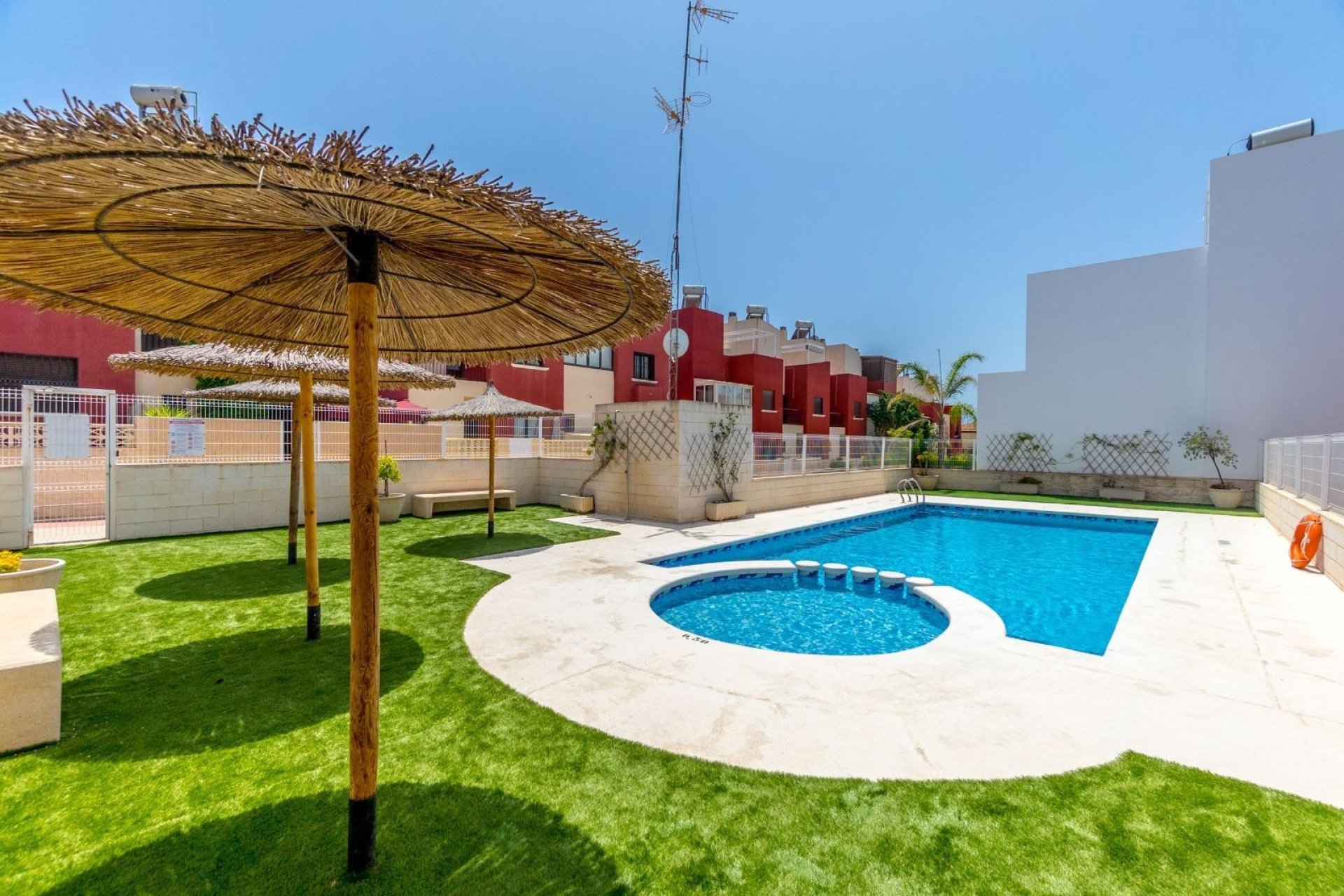 Resale - Townhouse * - Torrevieja - Aguas Nuevas *