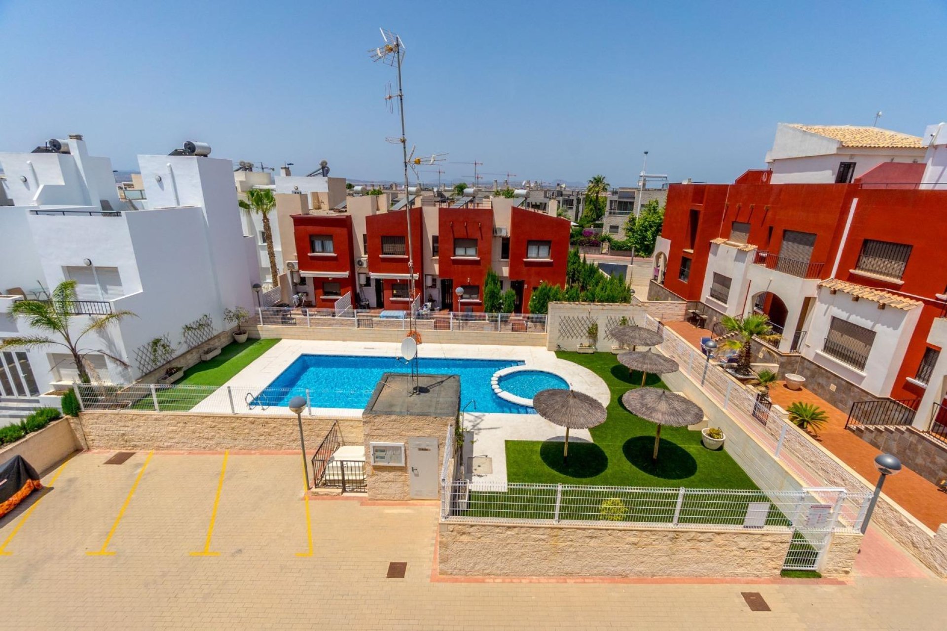 Resale - Townhouse * - Torrevieja - Aguas Nuevas *