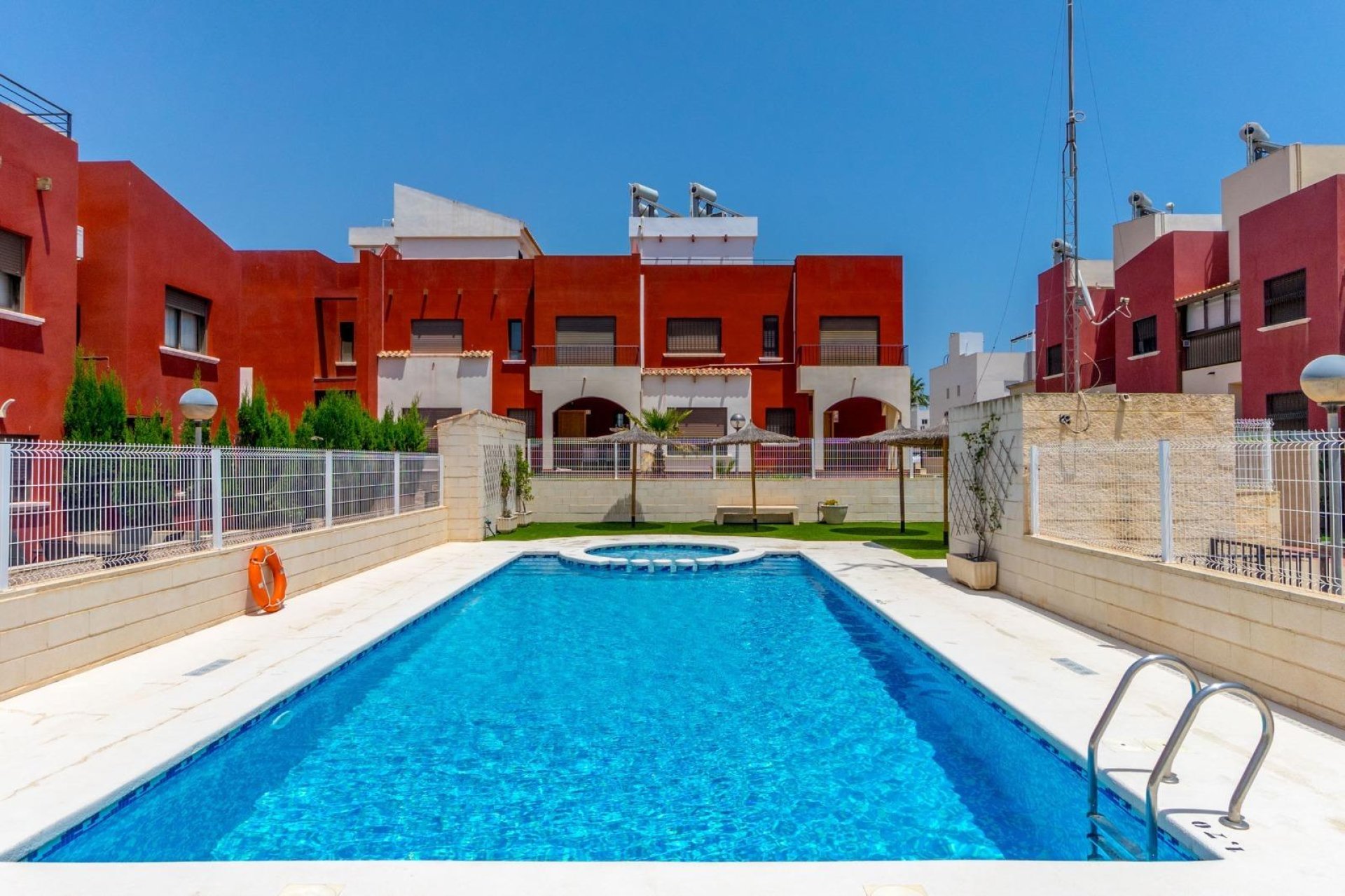 Resale - Townhouse * - Torrevieja - Aguas Nuevas *