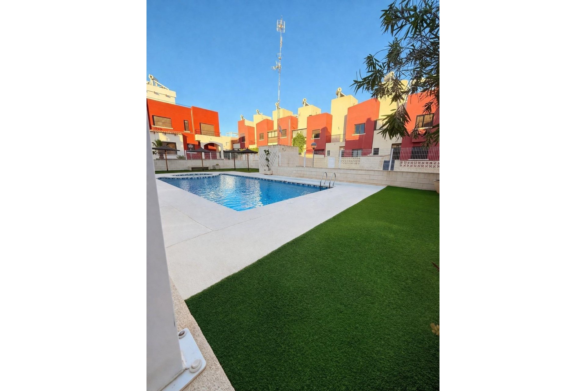 Resale - Townhouse * - Torrevieja * - Aguas Nuevas *