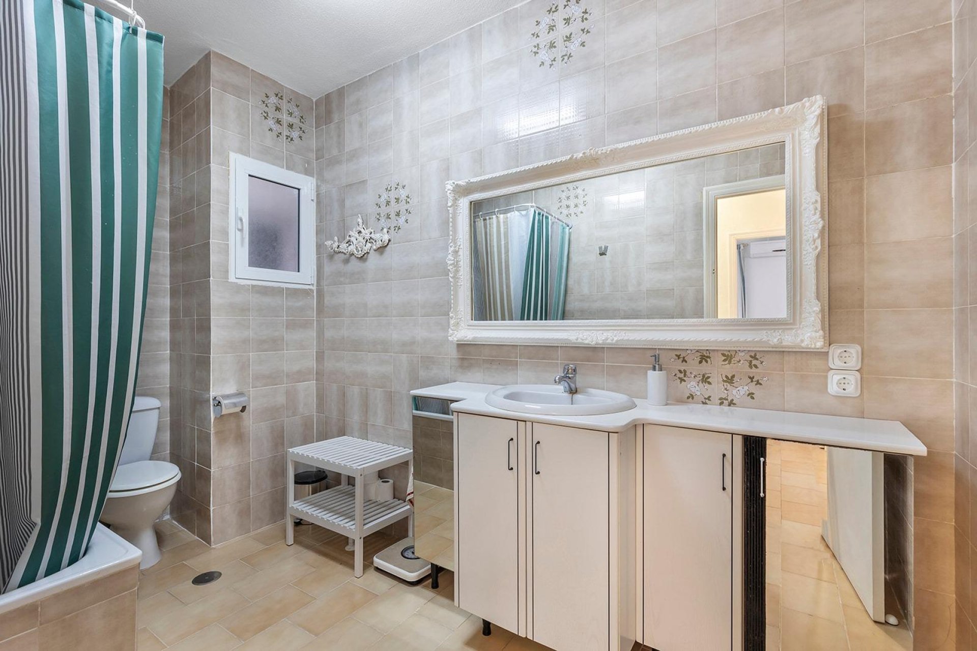 Resale - Townhouse * - Torrevieja * - Calas blanca