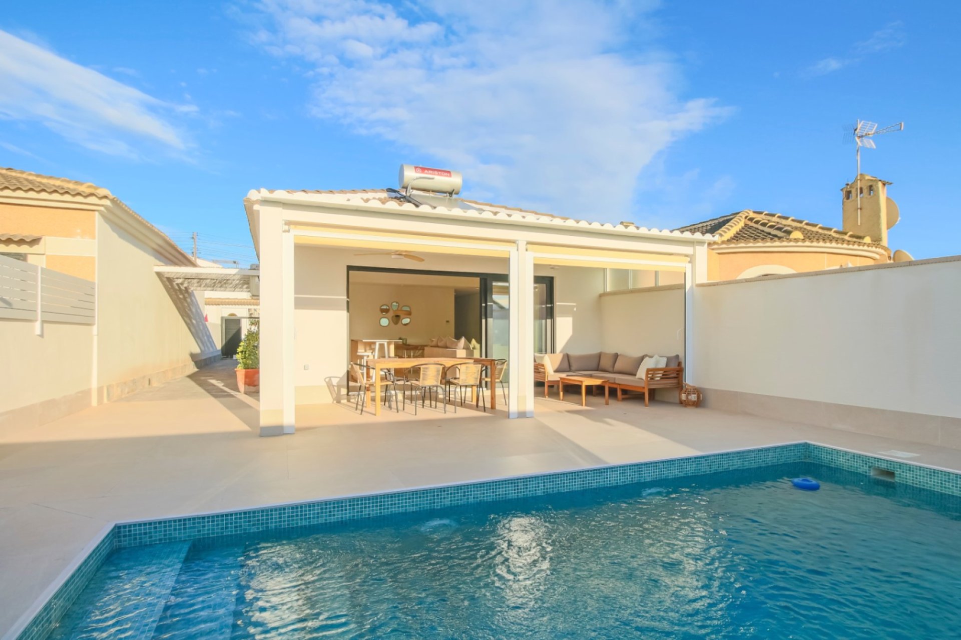 Resale - Townhouse * - Torrevieja * - El chaparral *