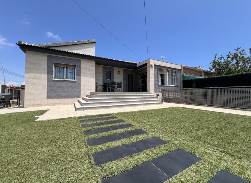 Resale - Townhouse * - Torrevieja *