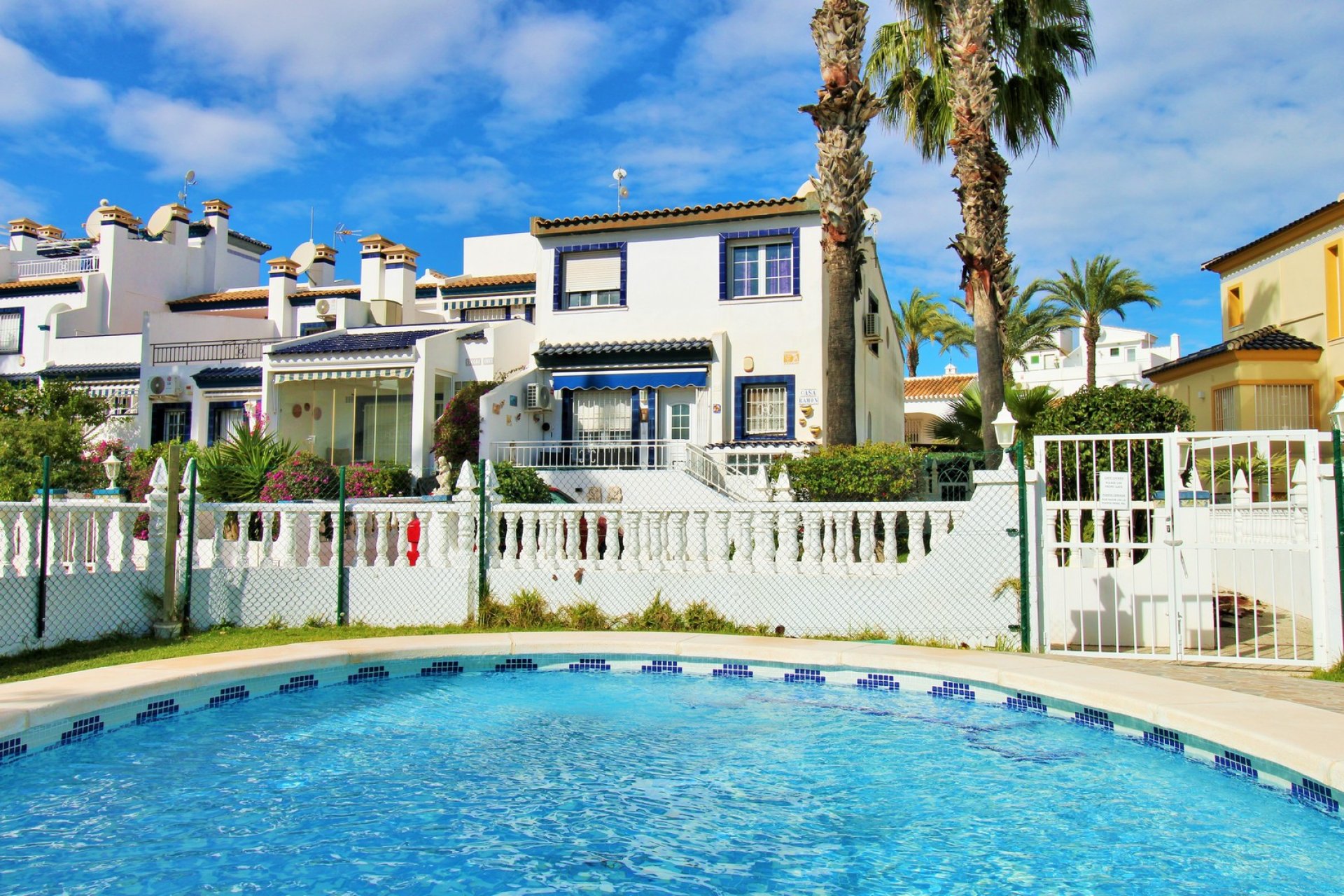 Resale - Townhouse * - Villamartin * - Los Dolses *