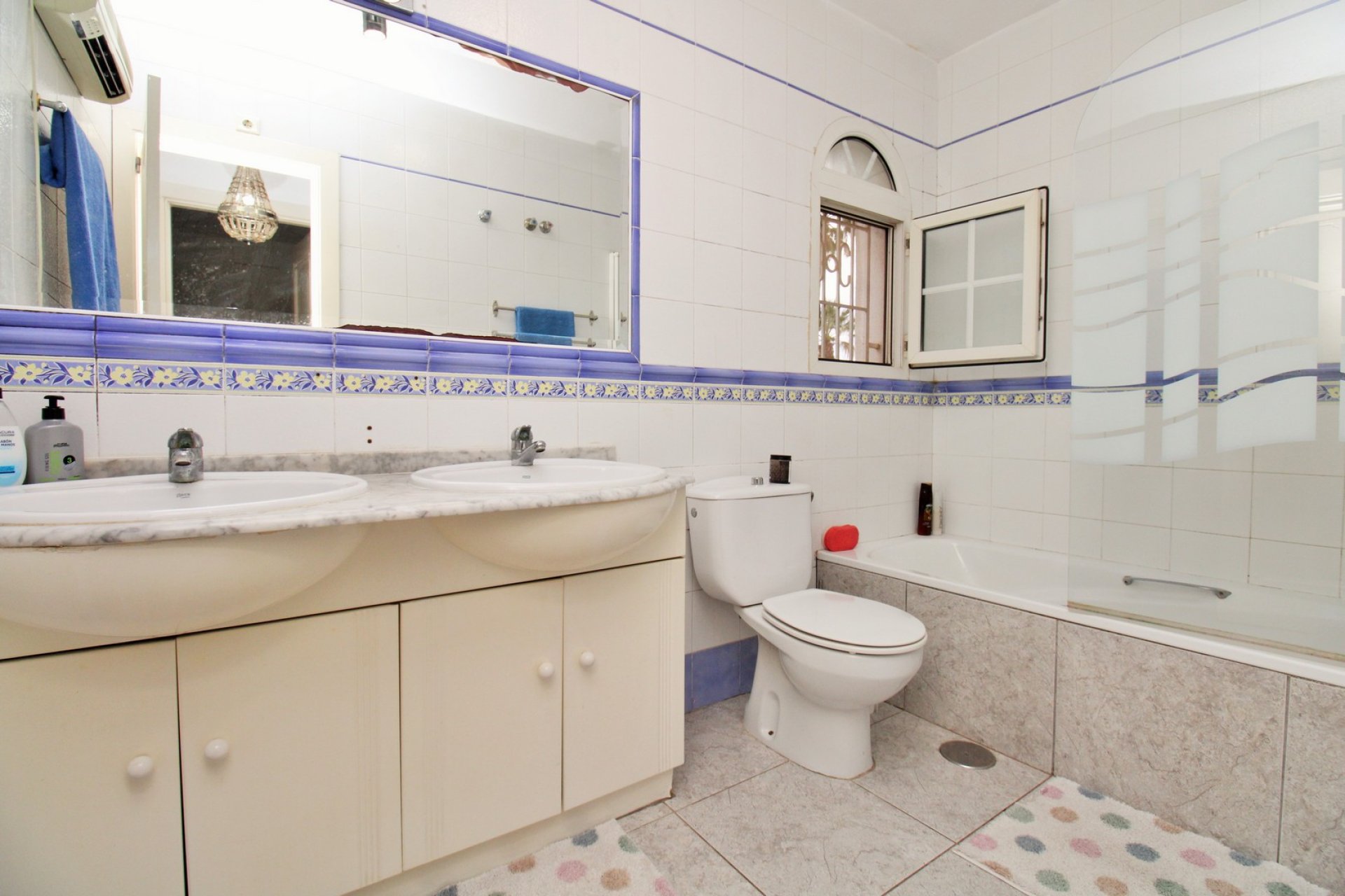 Resale - Townhouse * - Villamartin * - Los Dolses *