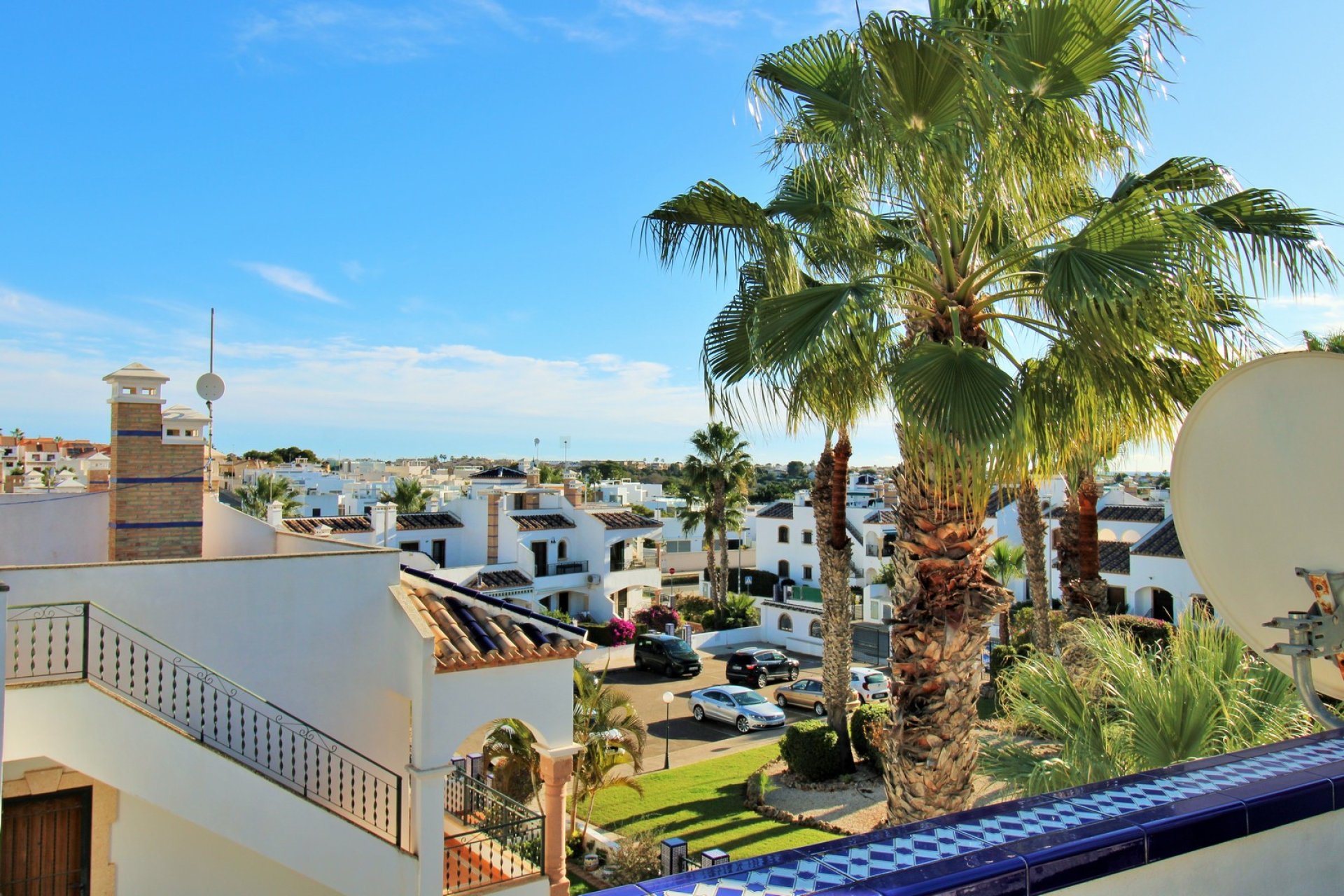 Resale - Townhouse * - Villamartin * - PAU 8 *