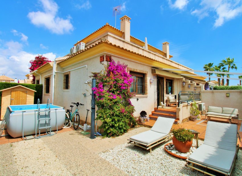 Resale - Townhouse * - Villamartin * - PAU 8 *