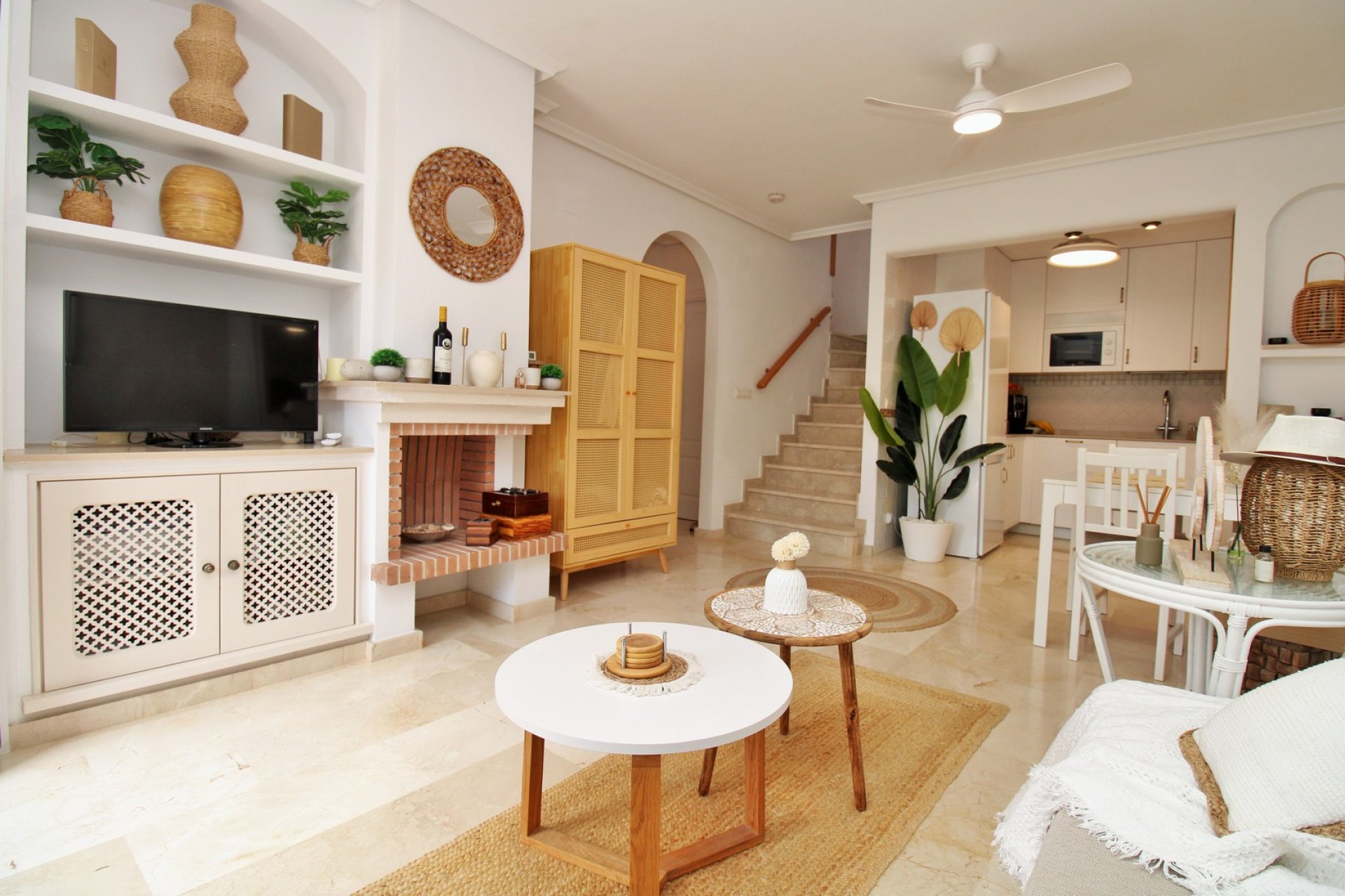 Resale - Townhouse * - Villamartin * - PAU 8 *