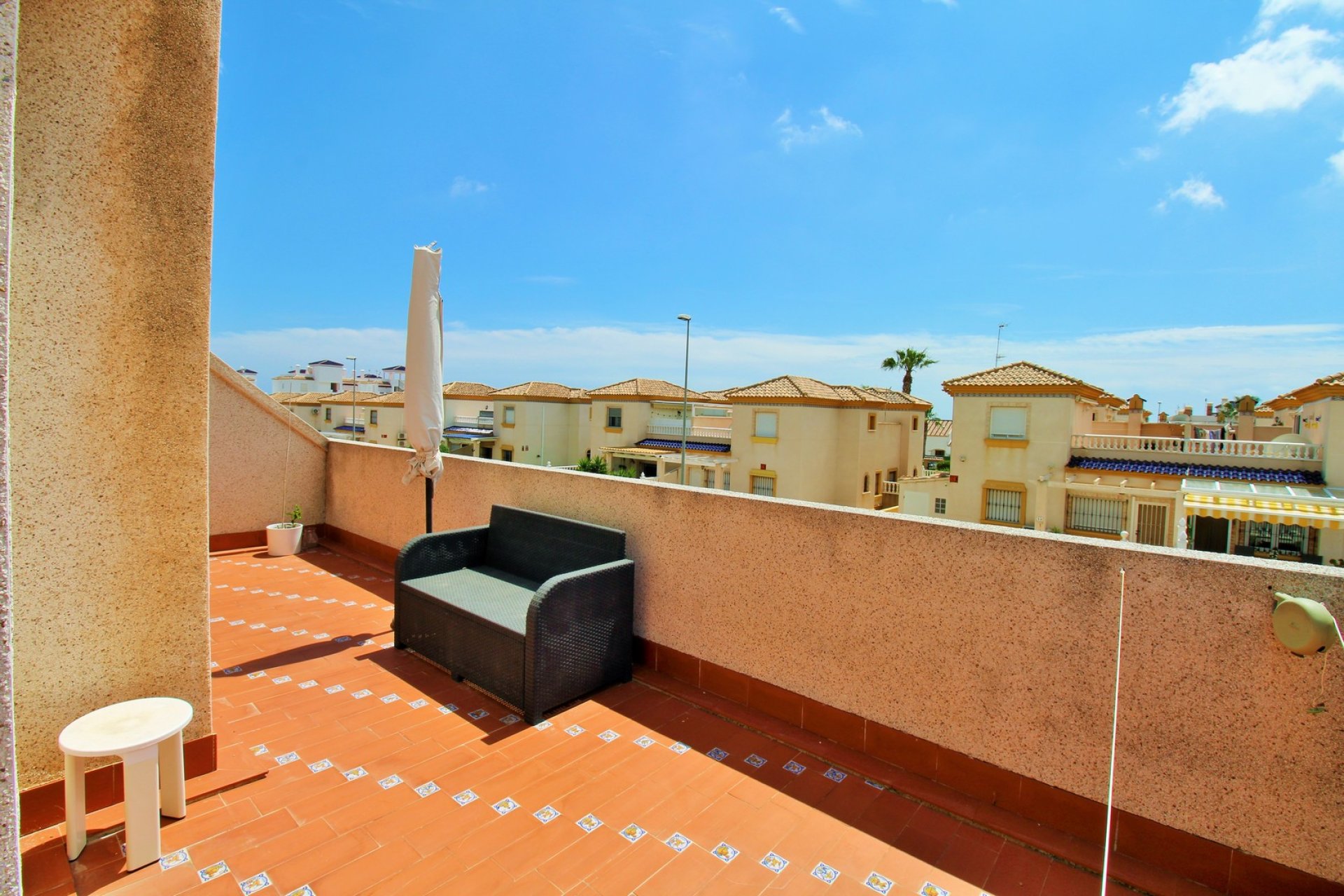 Resale - Townhouse * - Villamartin * - PAU 8 *