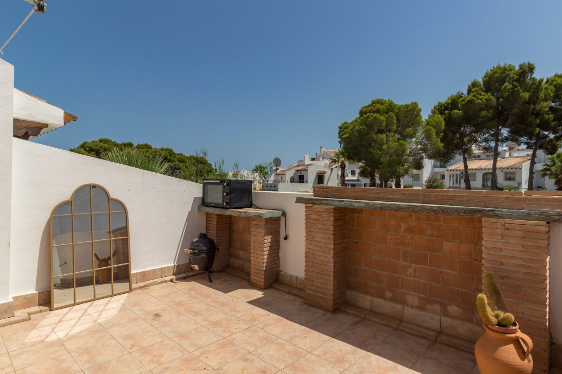 Resale - Townhouse * - Villamartin * - Verdemar