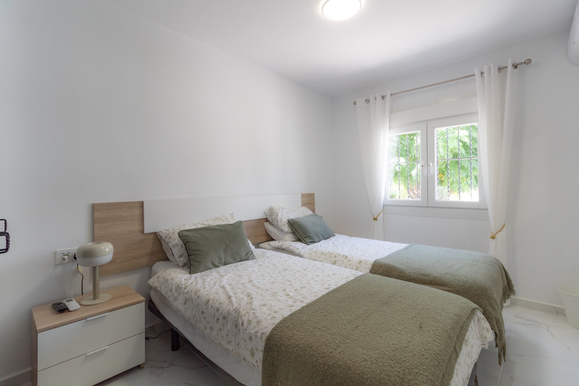 Resale - Townhouse * - Villamartin * - Verdemar