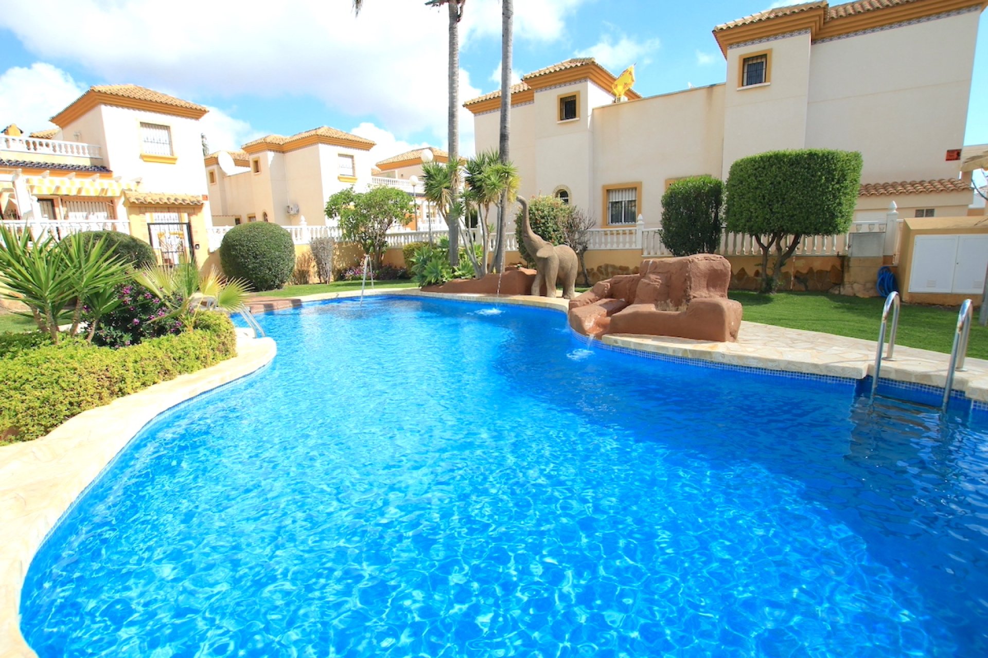 Resale - Townhouse * - Villamartin