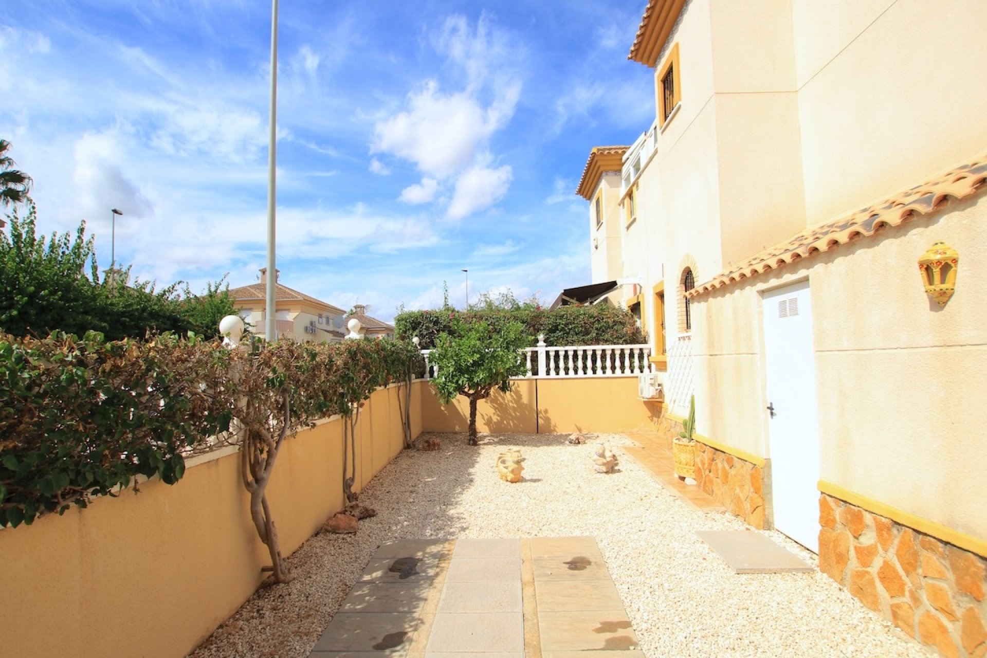Resale - Townhouse * - Villamartin
