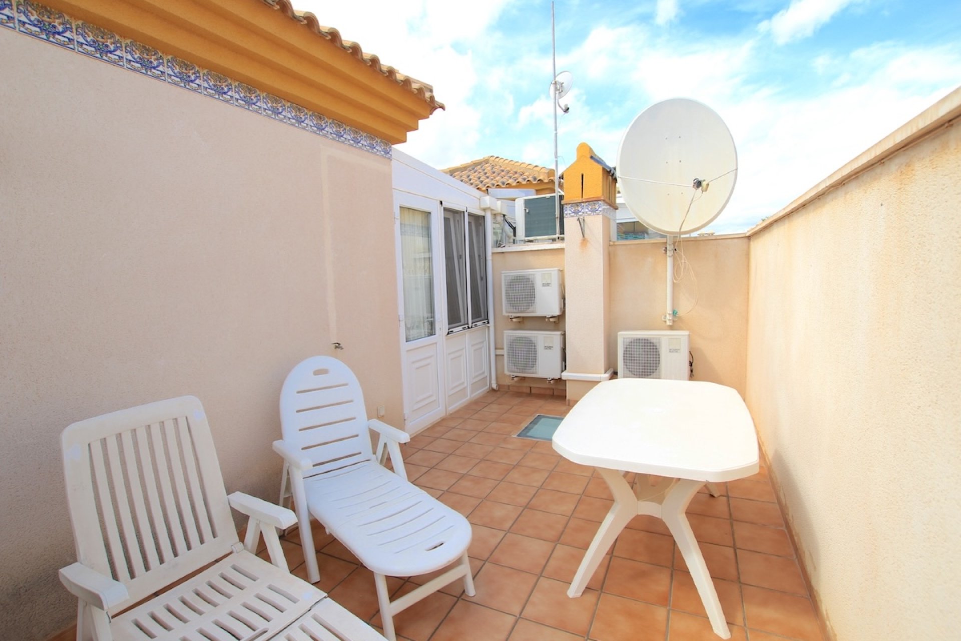 Resale - Townhouse * - Villamartin