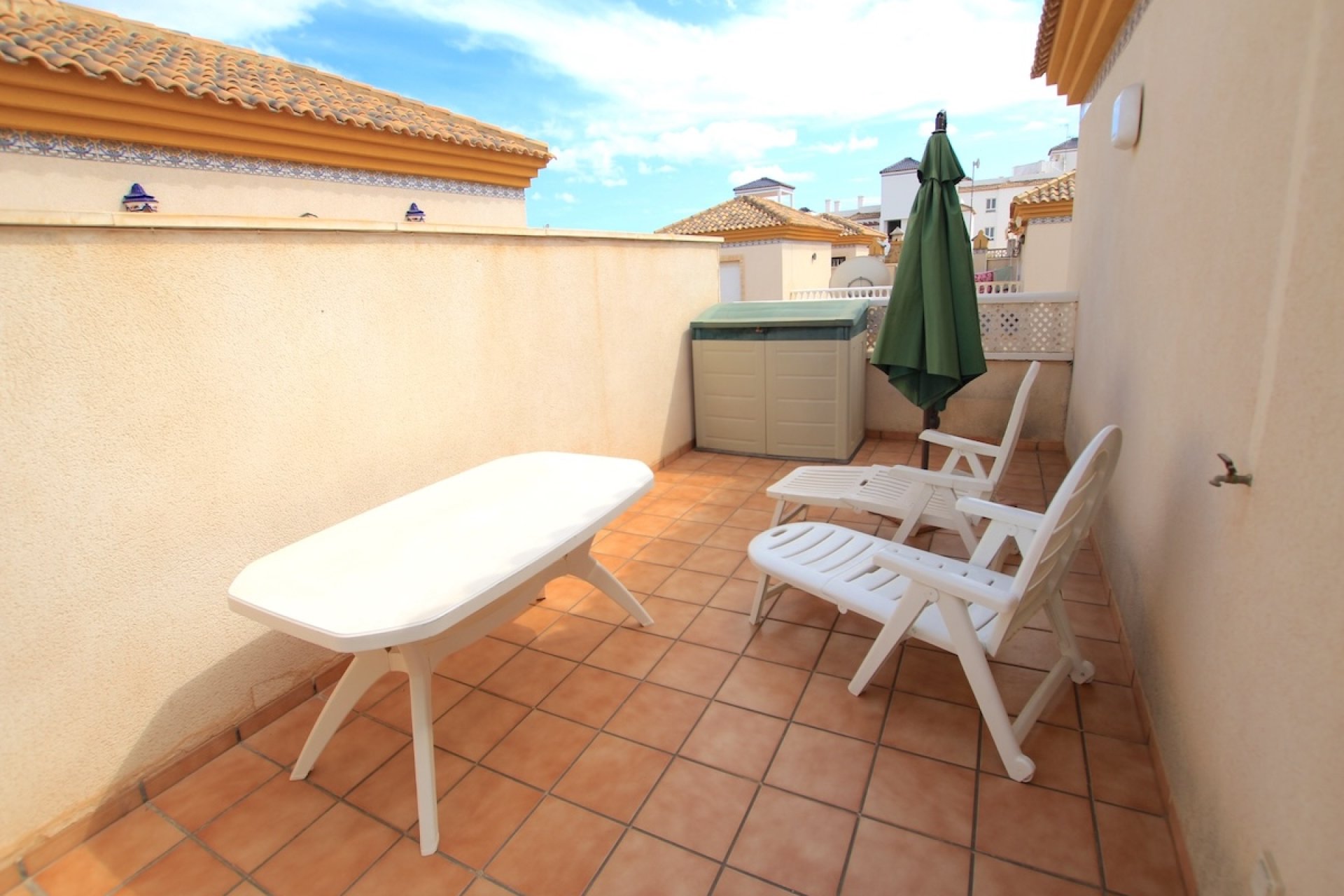 Resale - Townhouse * - Villamartin