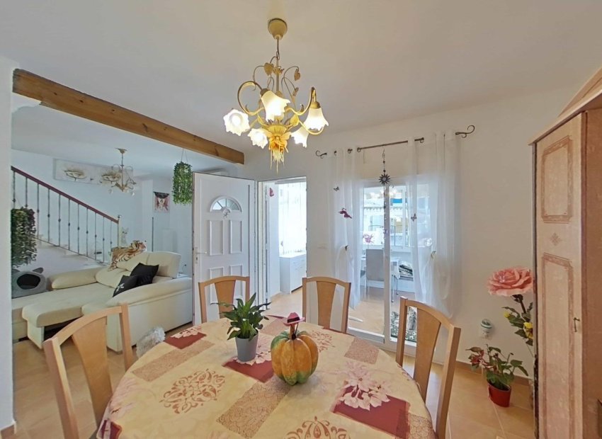 Resale - Villa * - Algorfa * - Algorfa - Urb. Montebello