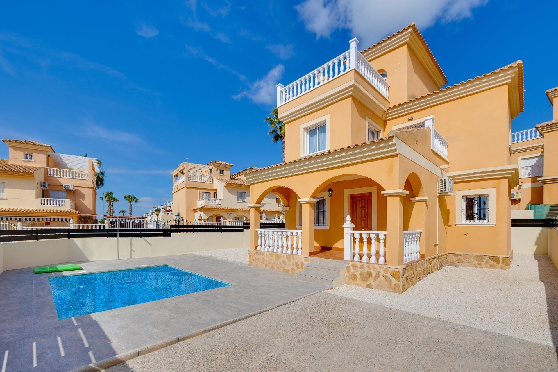 Resale - Villa * - Algorfa * - Costa blanca sur