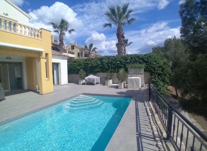Resale - Villa * - Algorfa - La Finca Golf *