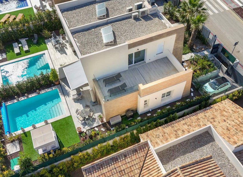 Resale - Villa * - Algorfa - La Finca Golf *