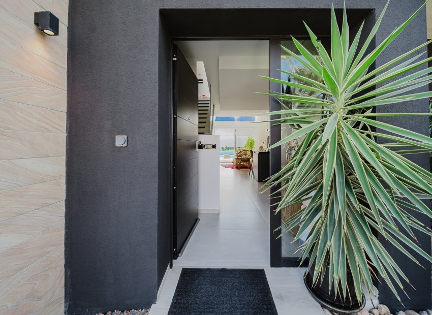 Resale - Villa * - Algorfa - La Finca Golf *