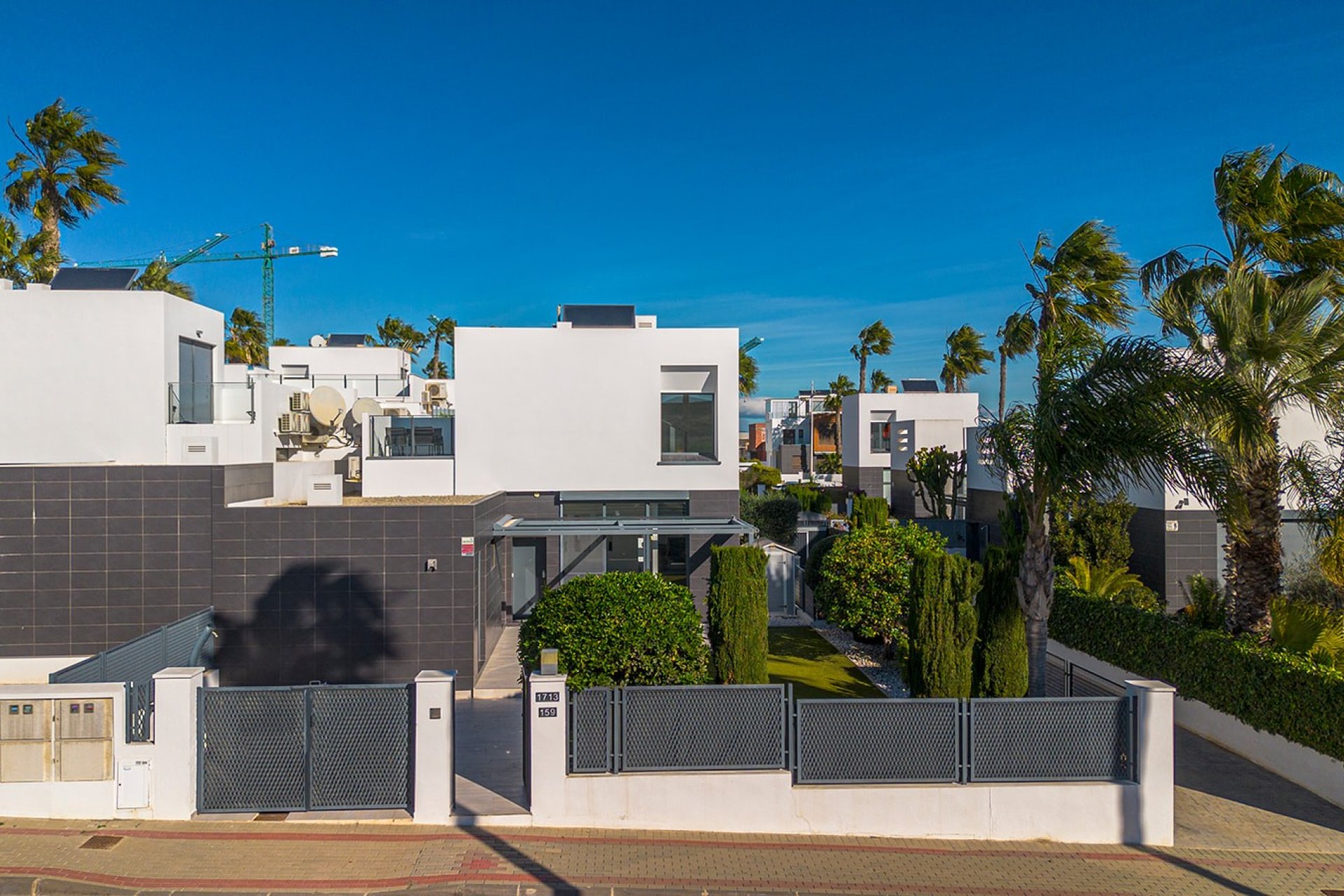 Resale - Villa * - Algorfa * - La Finca Golf *