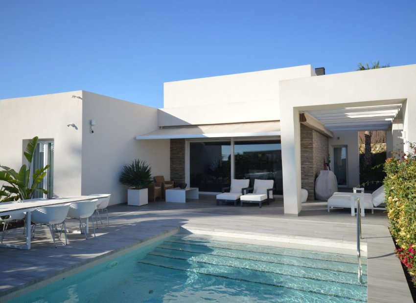 Resale - Villa * - Algorfa * - La Finca Golf *