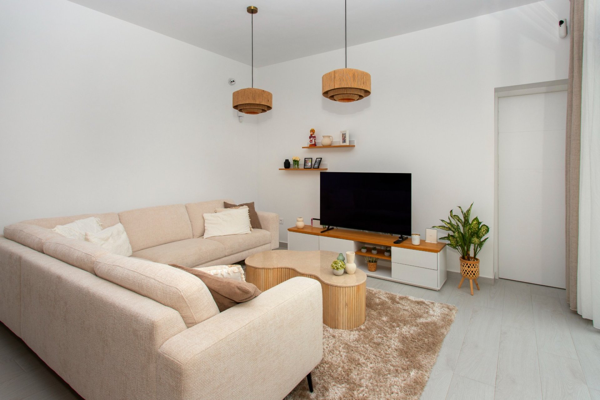 Resale - Villa * - Algorfa * - La Finca Golf *