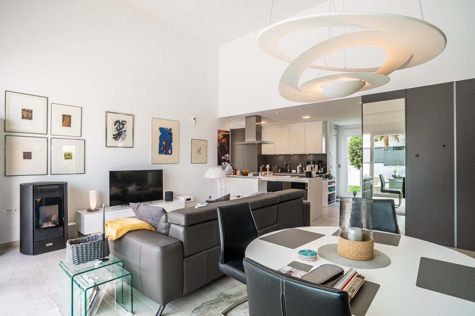 Resale - Villa * - Algorfa * - La Finca Golf *