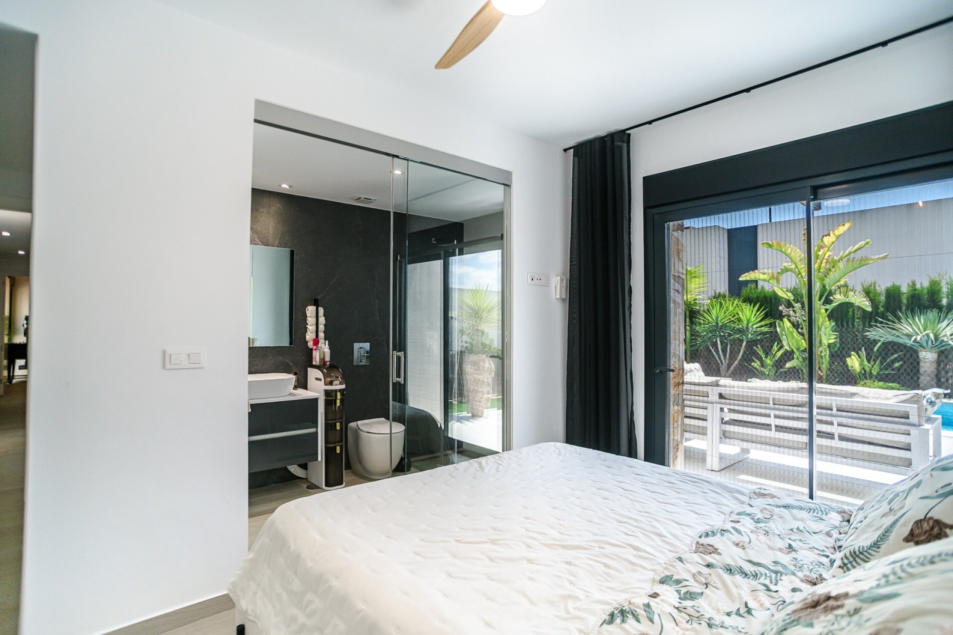 Resale - Villa * - Algorfa * - La Finca Golf *