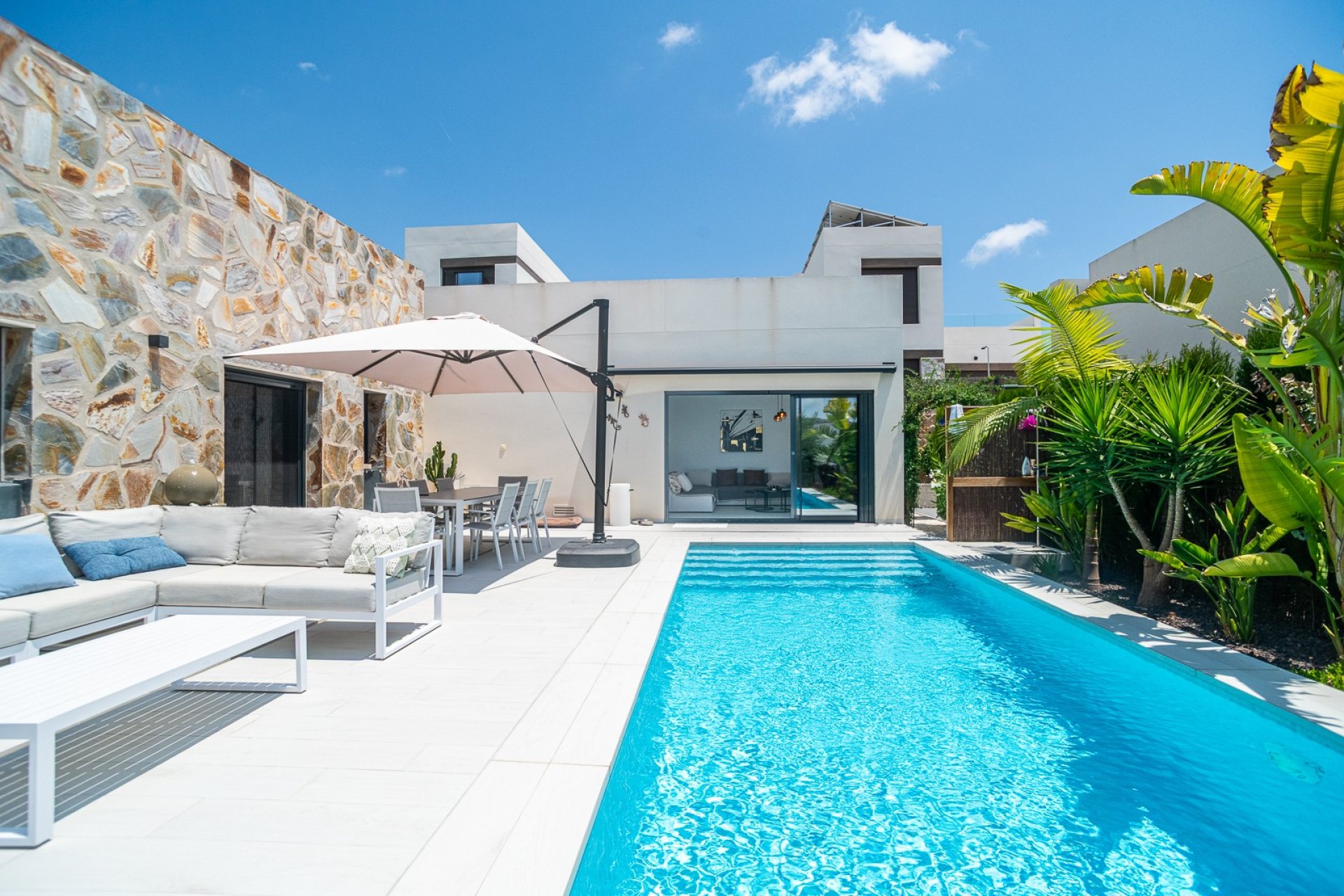 Resale - Villa * - Algorfa * - La Finca Golf *