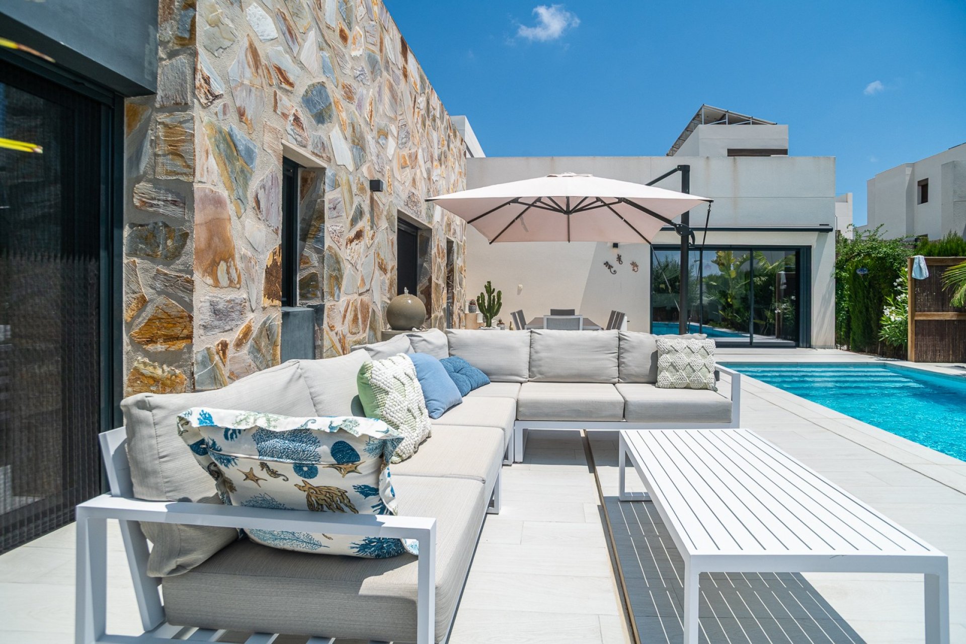 Resale - Villa * - Algorfa * - La Finca Golf *