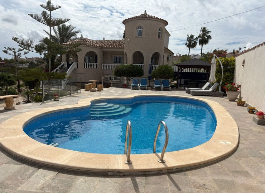 Resale - Villa * - Algorfa *