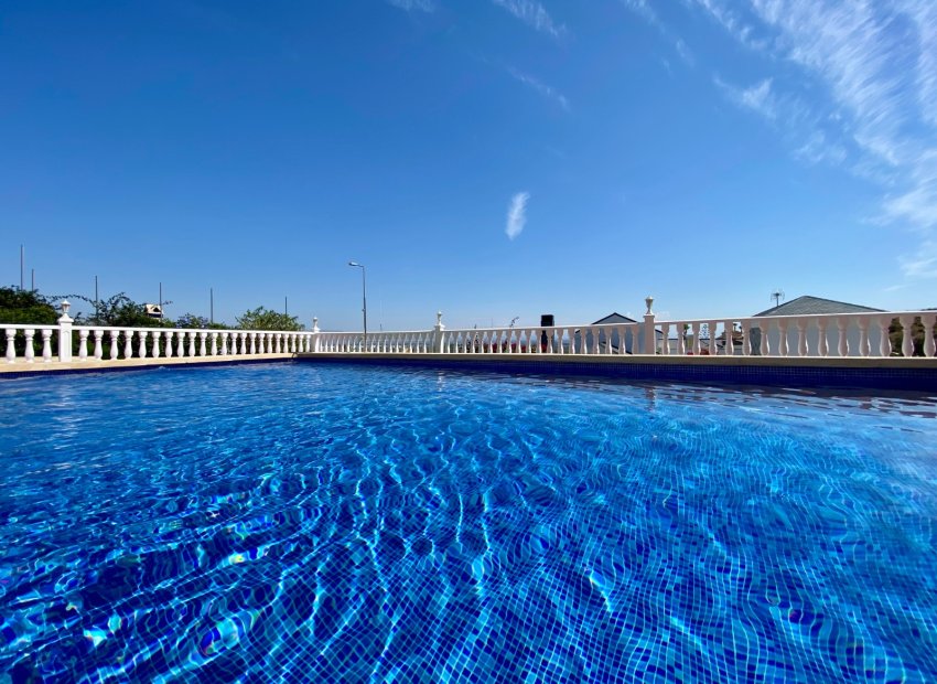 Resale - Villa * - Algorfa *