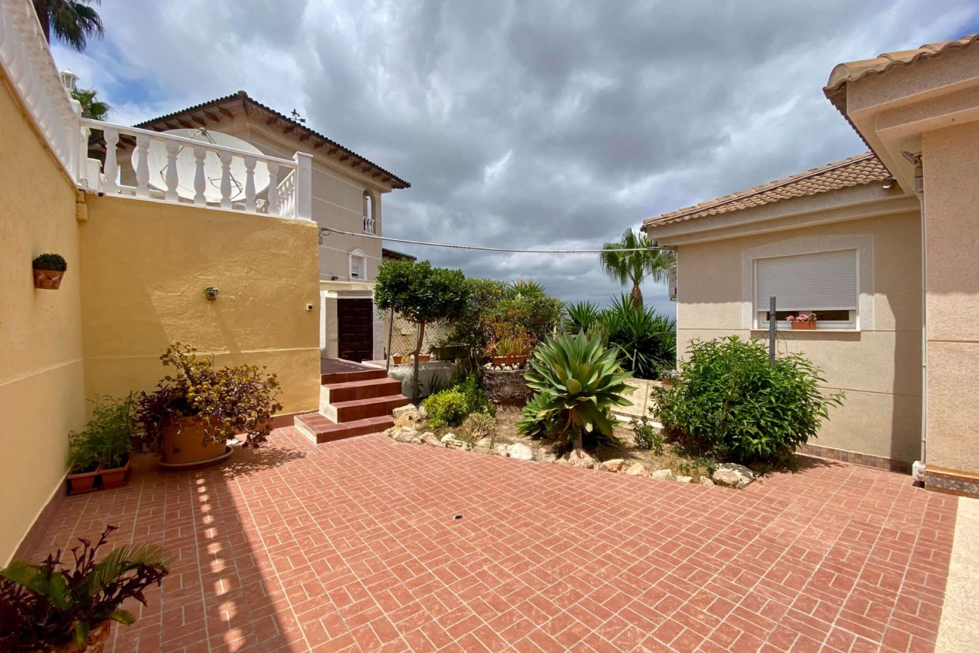 Resale - Villa * - Algorfa *
