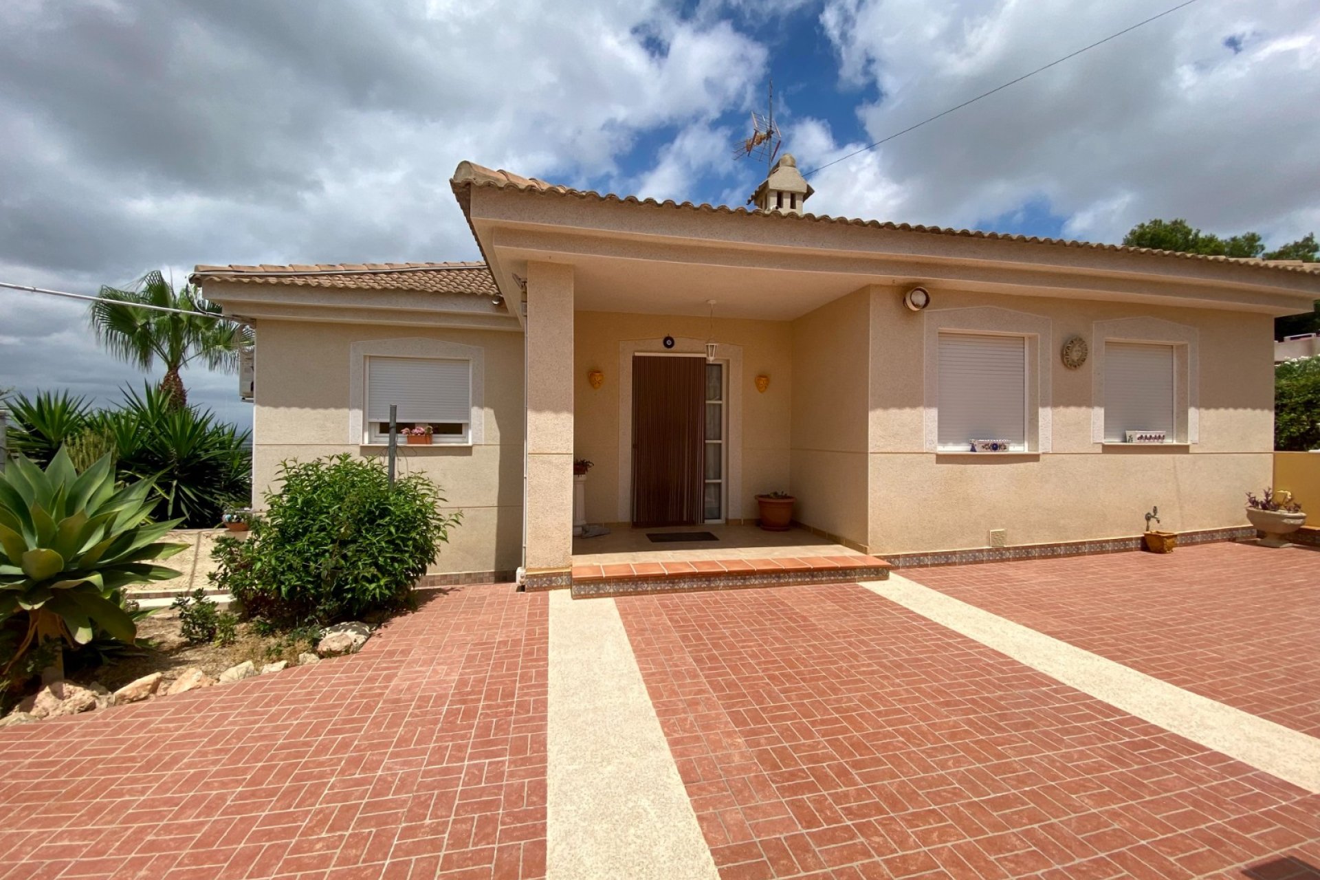 Resale - Villa * - Algorfa *