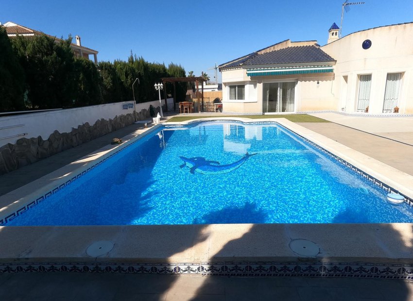 Resale - Villa * - Algorfa *
