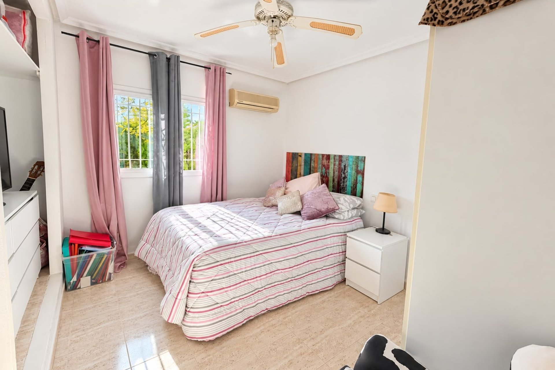 Resale - Villa * - Alicante * - La Florida