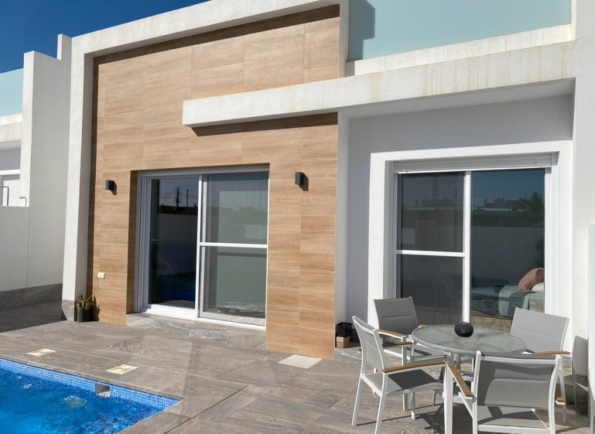 Resale - Villa * - Avileses *