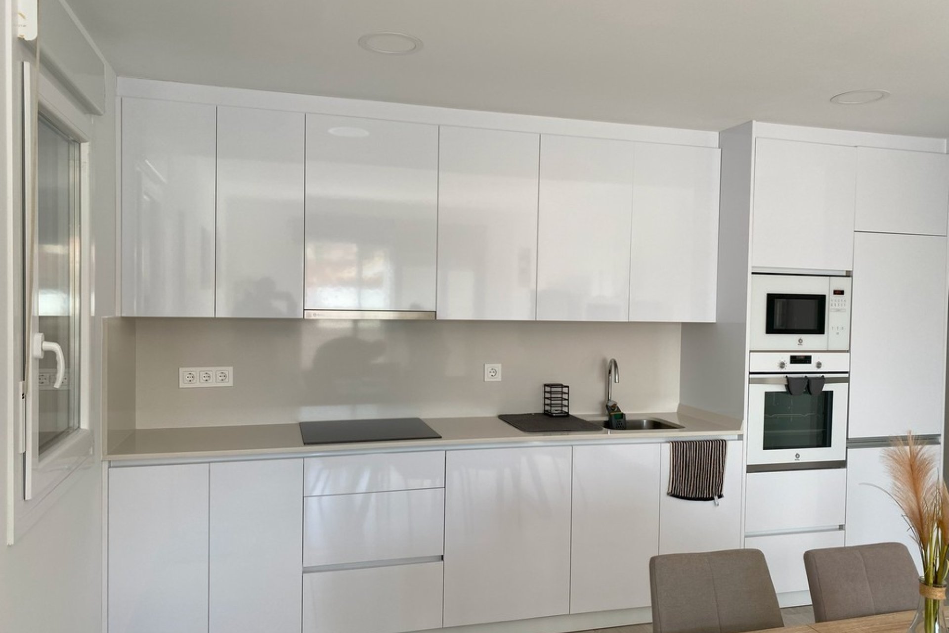 Resale - Villa * - Avileses *