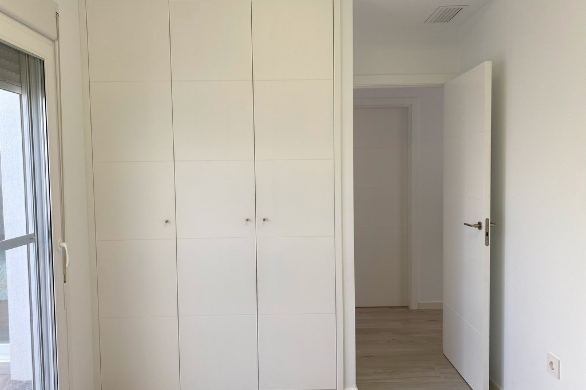 Resale - Villa * - Avileses *