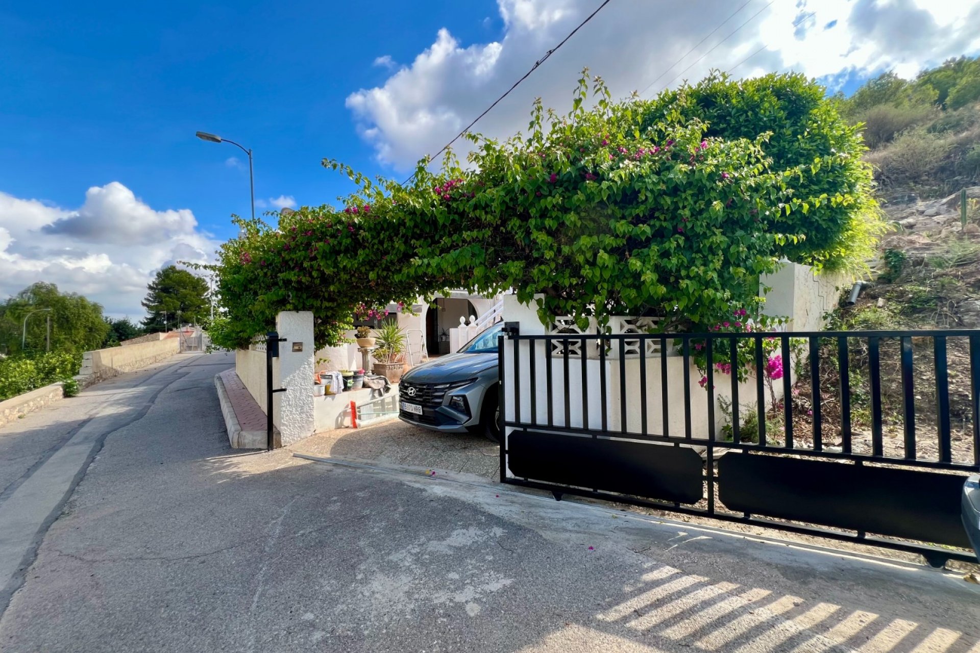 Resale - Villa * - Benferri *
