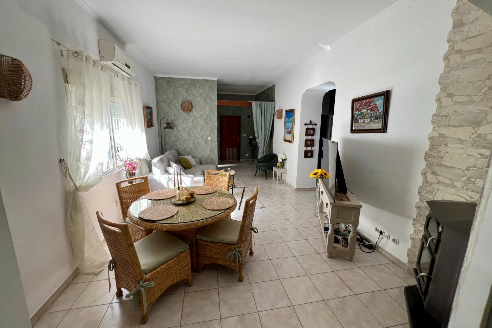 Resale - Villa * - Benferri *