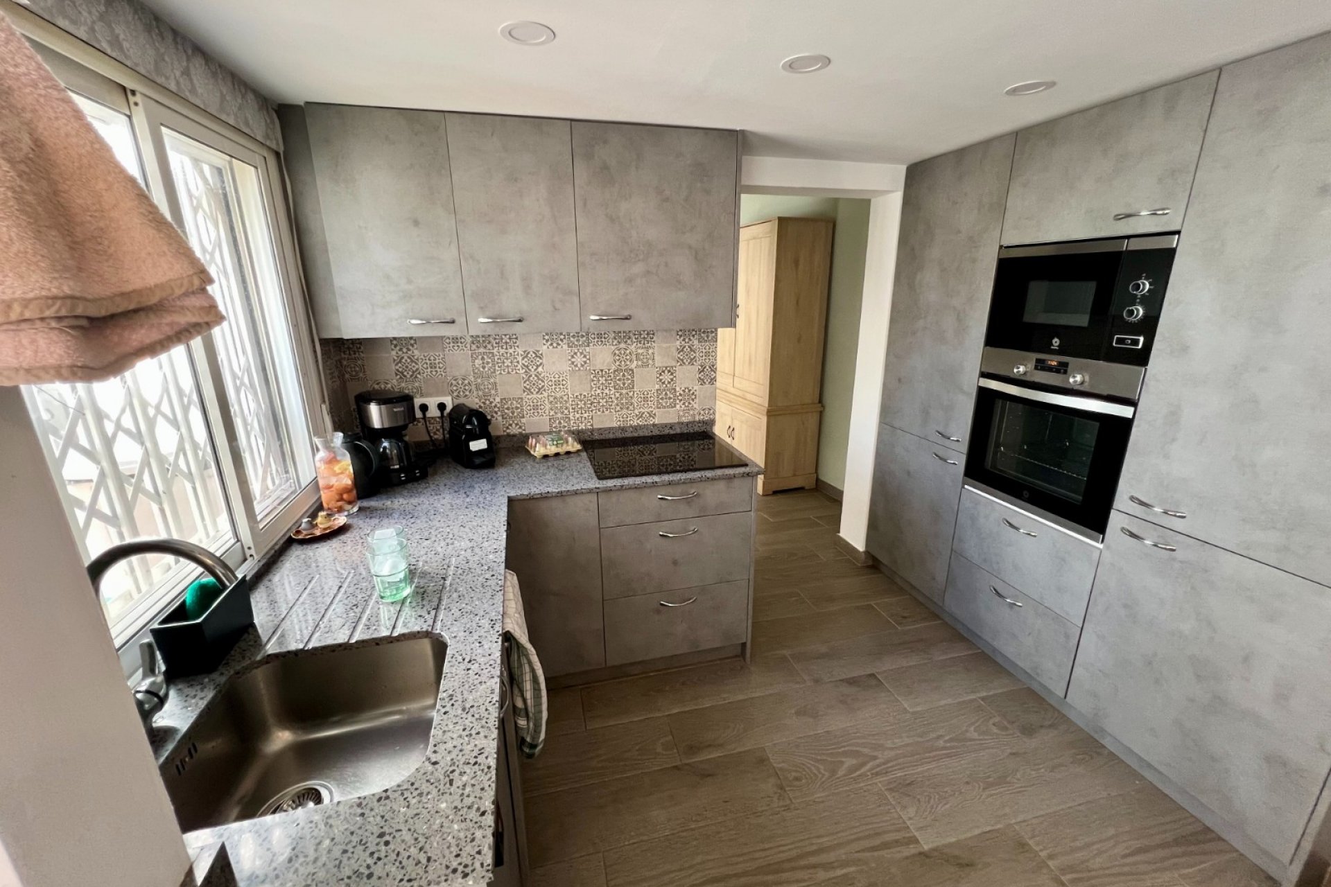 Resale - Villa * - Benferri *