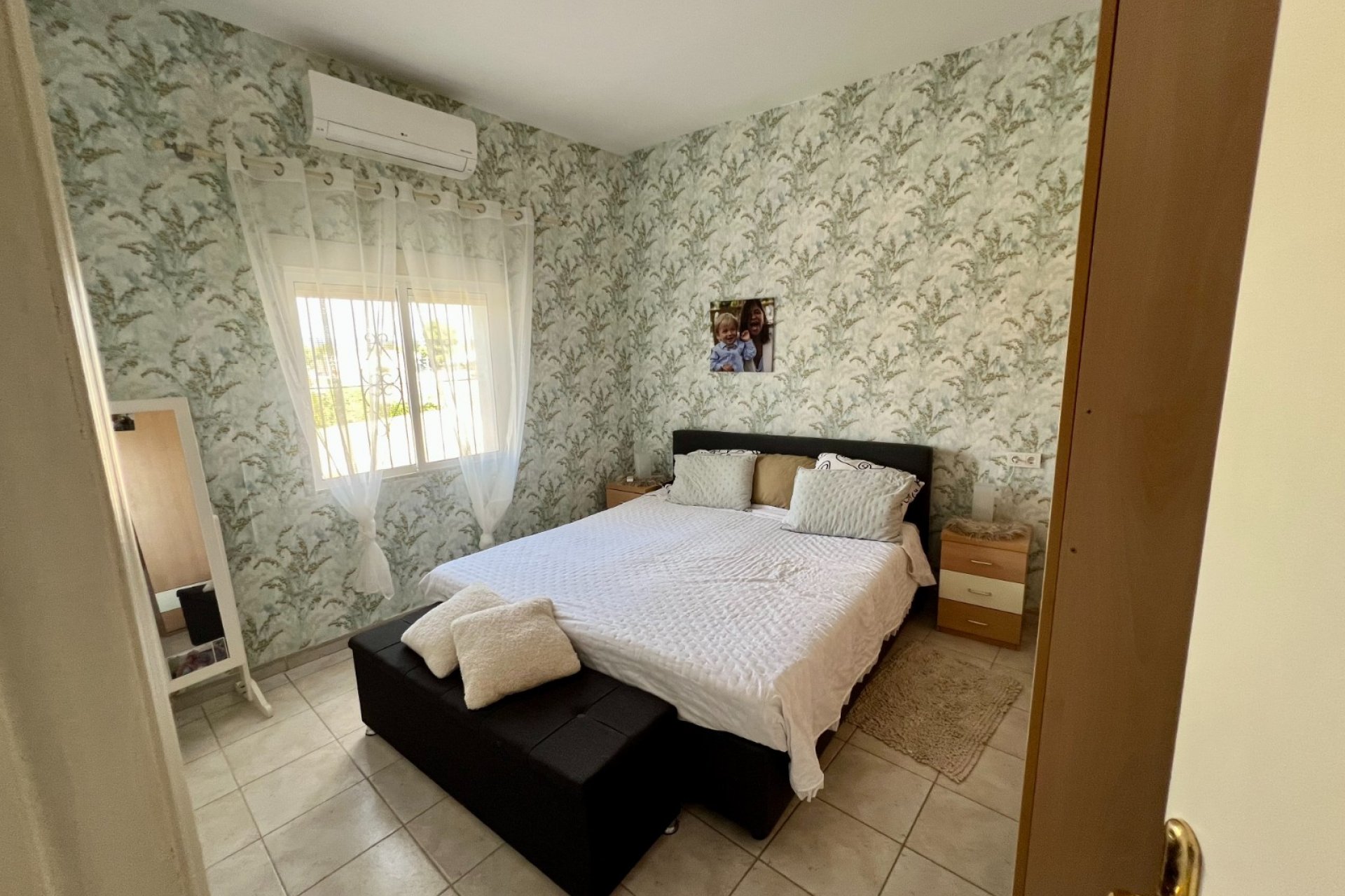 Resale - Villa * - Benferri *